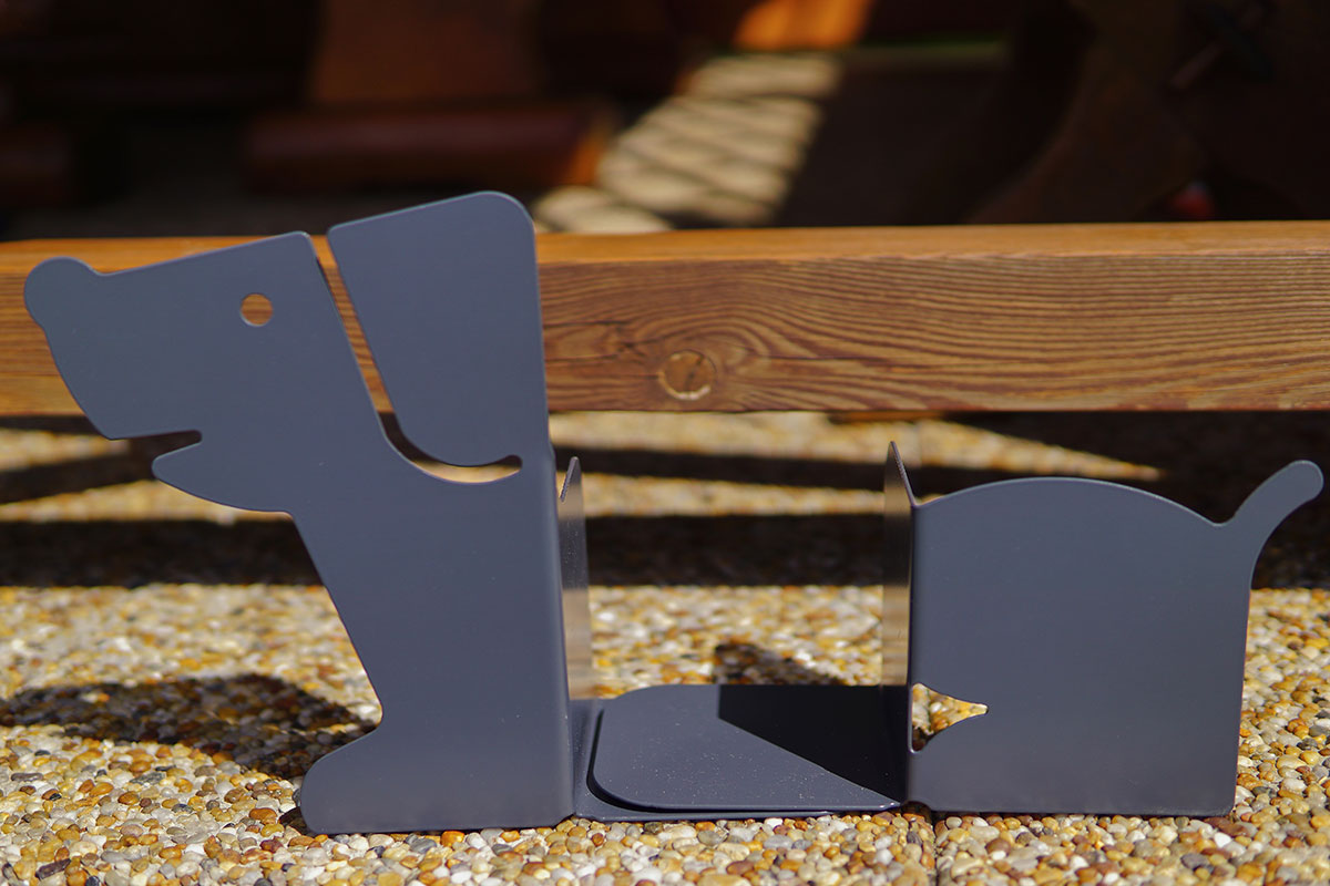 Uporządkowany kącik czytelniczy Uporządkowany kącik czytelniczy