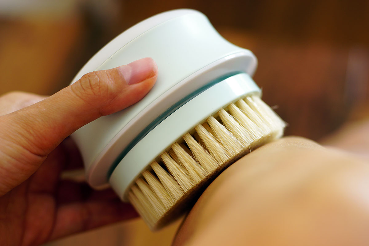 Szczotkowanie ciała na sucho i mokro Szczotkowanie ciała na sucho i mokro