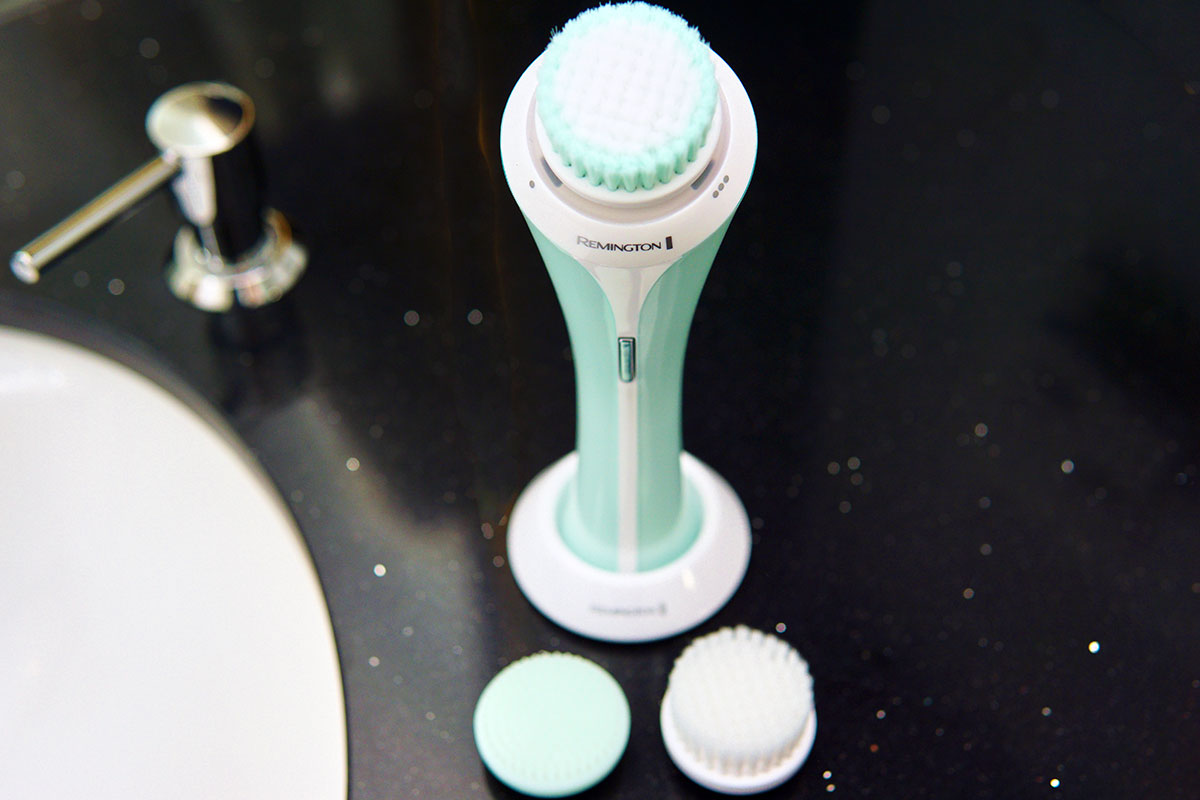 Innowacyjne oczyszczanie i masaż twarzy Innowacyjne oczyszczanie i masaż twarzy