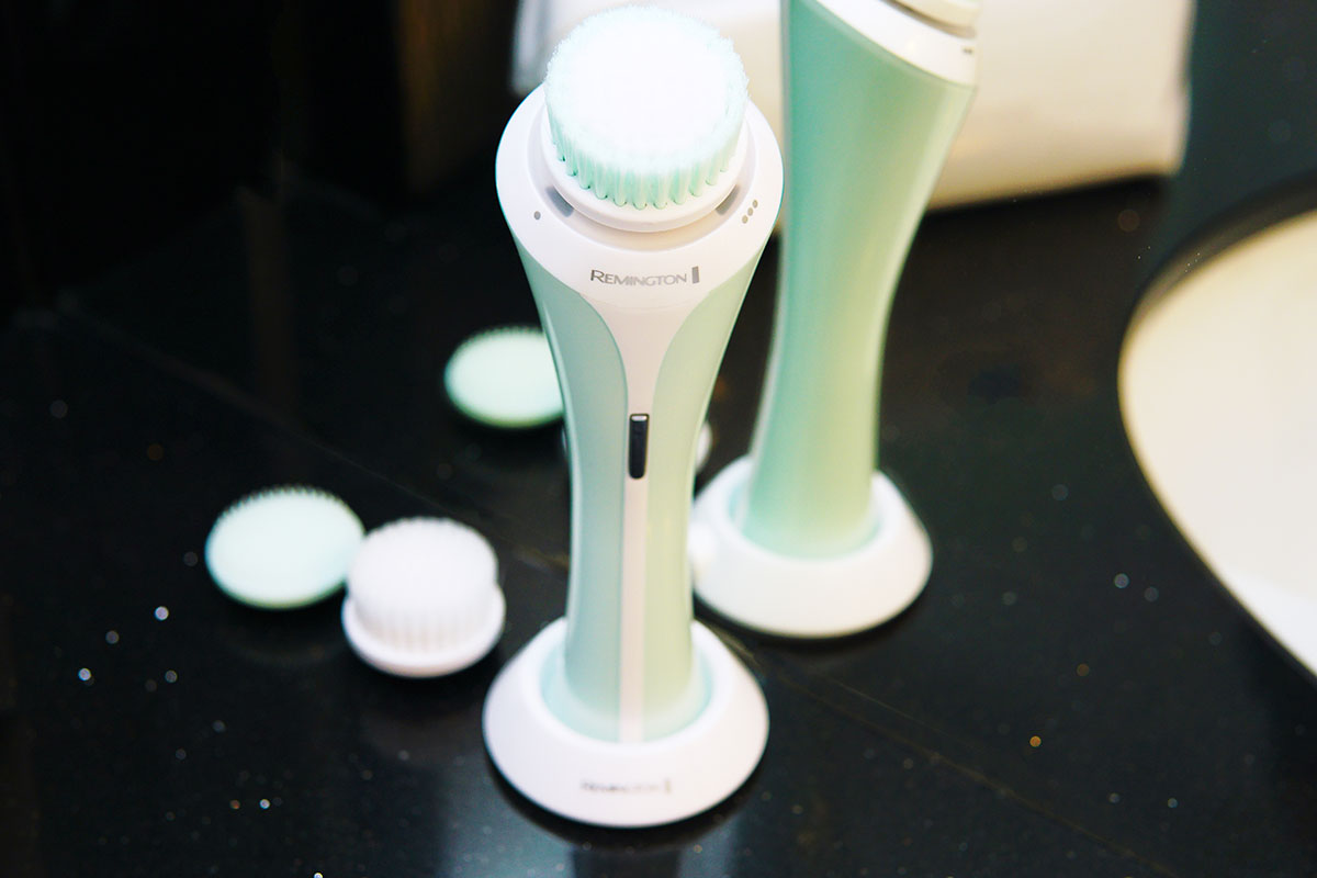 Innowacyjne oczyszczanie i masaż twarzy Innowacyjne oczyszczanie i masaż twarzy