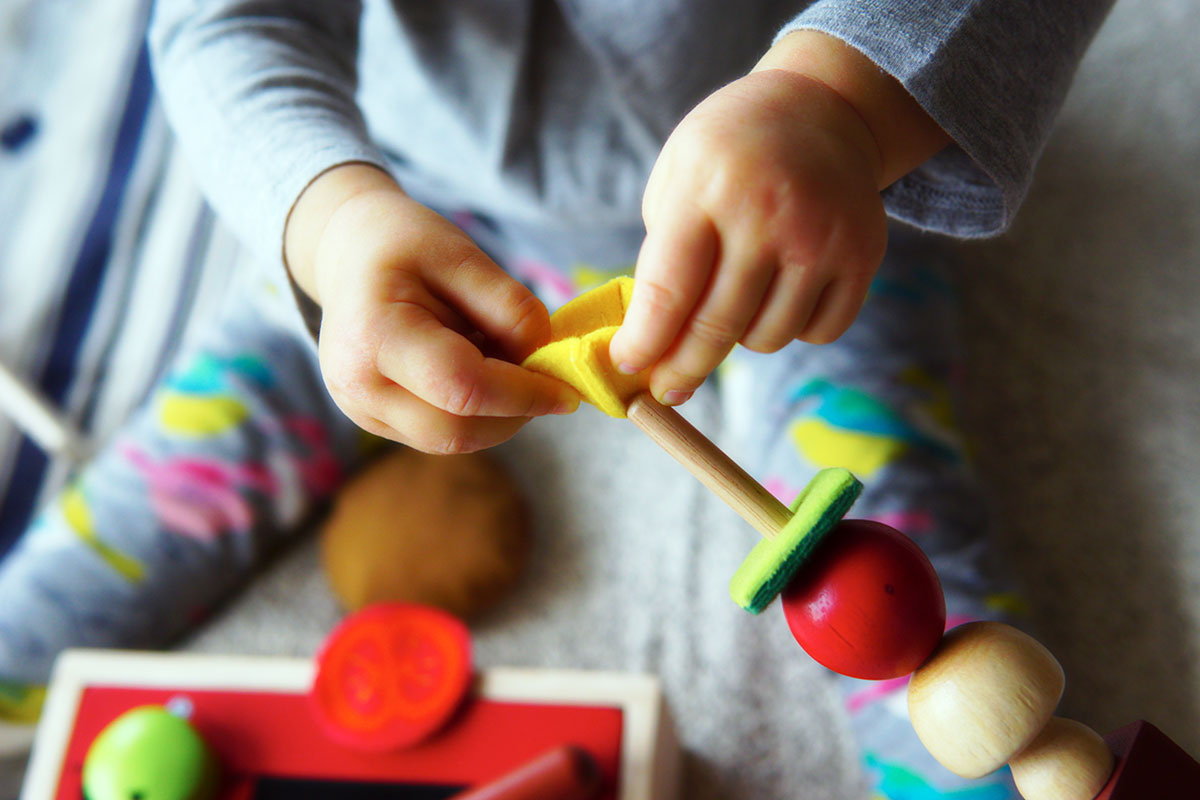 Naśladowanie dorosłych - zabawa Naśladowanie dorosłych - zabawa