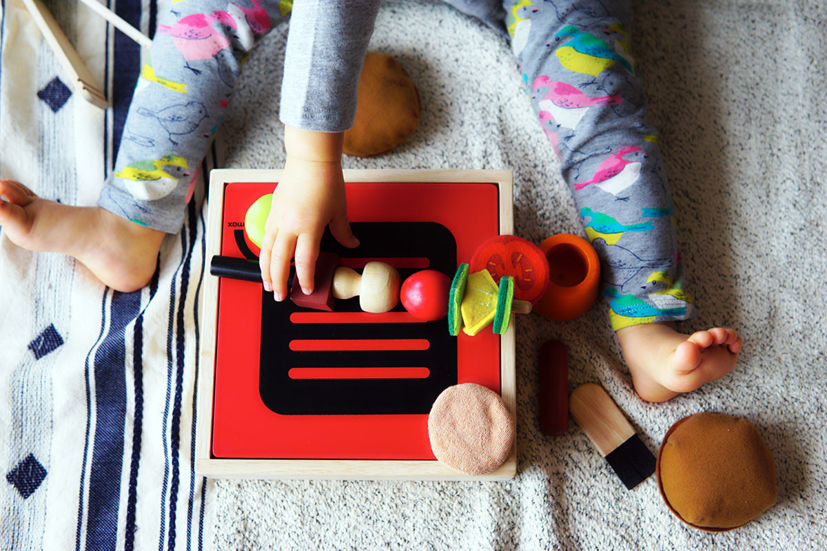 Naśladowanie dorosłych - zabawa Naśladowanie dorosłych - zabawa