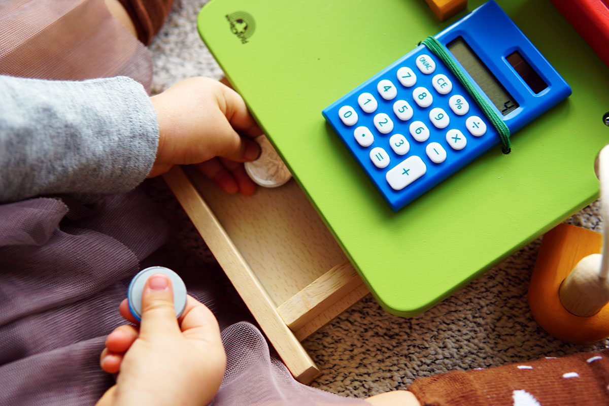 Naśladowanie dorosłych - zabawa Naśladowanie dorosłych - zabawa